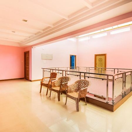 Oyo 62964 Hotel Vandana Grand ネルール エクステリア 写真