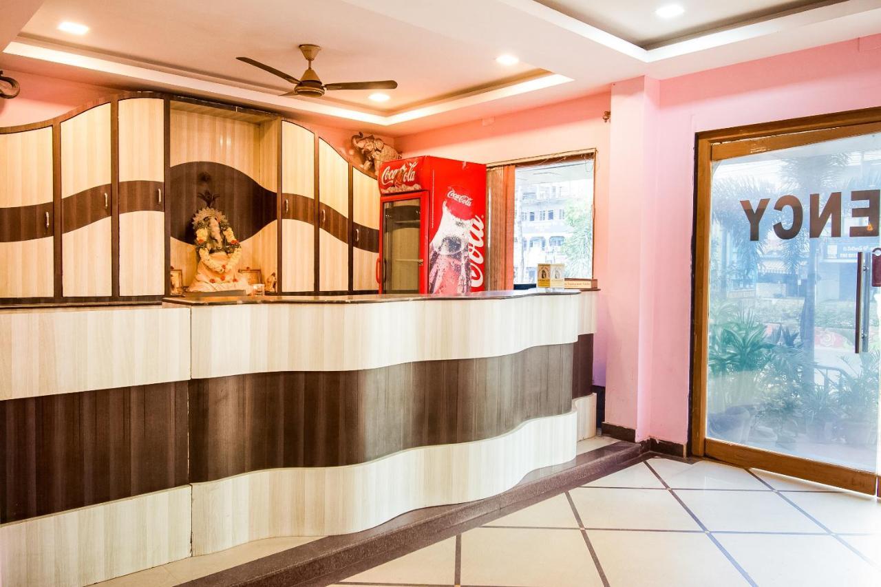 Oyo 62964 Hotel Vandana Grand ネルール エクステリア 写真