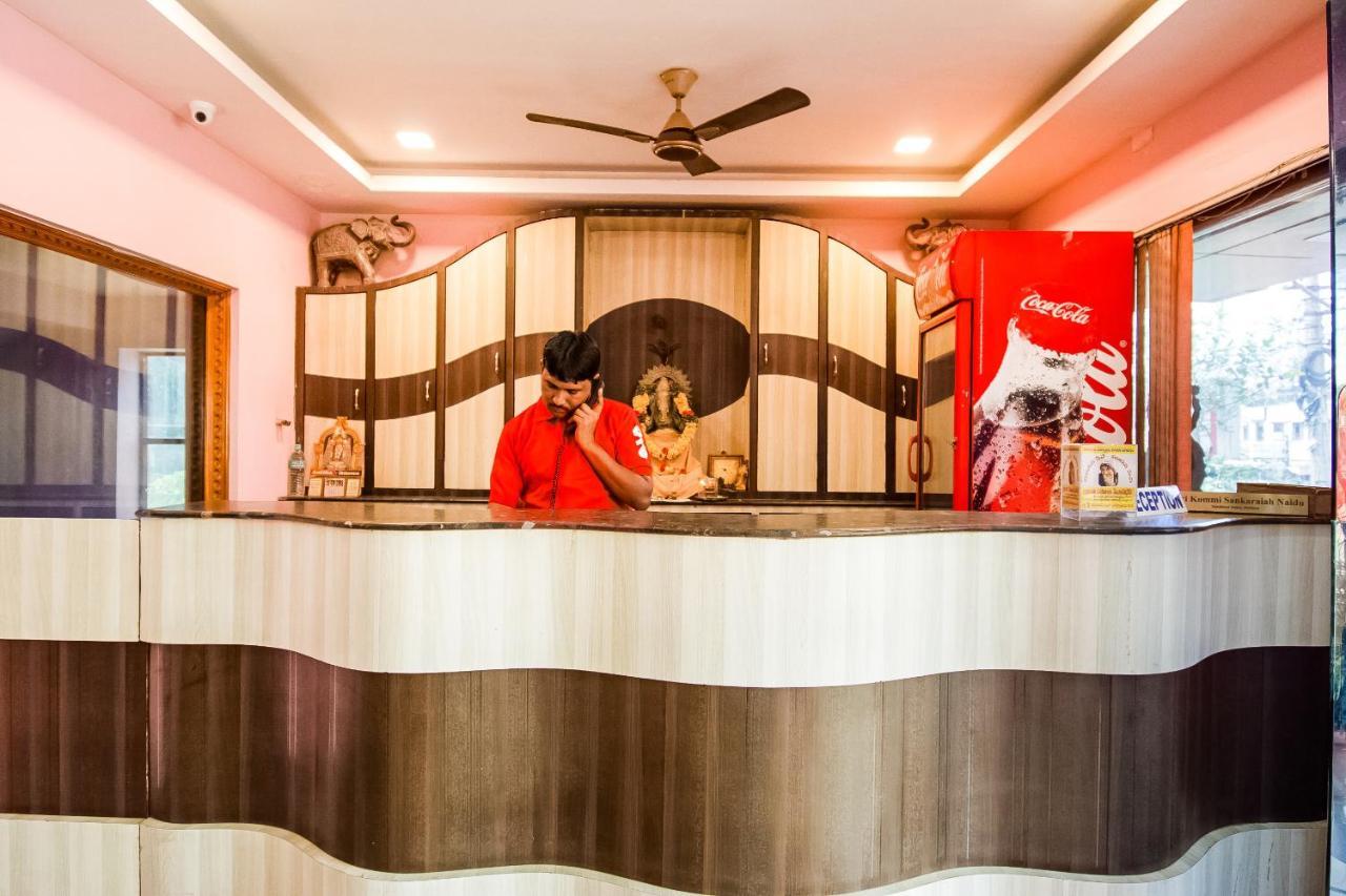 Oyo 62964 Hotel Vandana Grand ネルール エクステリア 写真